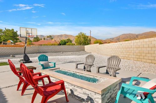 64978 Ray Ct, Desert Hot Springs CA  92240-1447 exterior