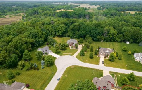 241 Northwind Dr, Valpo, IN 46385-7003