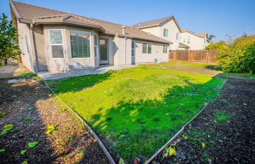 679 Apricot Ct, Los Banos CA  93635-9691 exterior