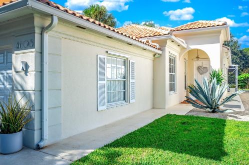 4603 Hammock Cir, Delray Beach FL  33445-5310 exterior