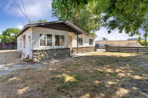 1940 Wallace Ct, San Bernardino CA  92408-3017 exterior