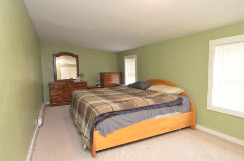 13 Oak St, Northwood NH  03261-3915 exterior