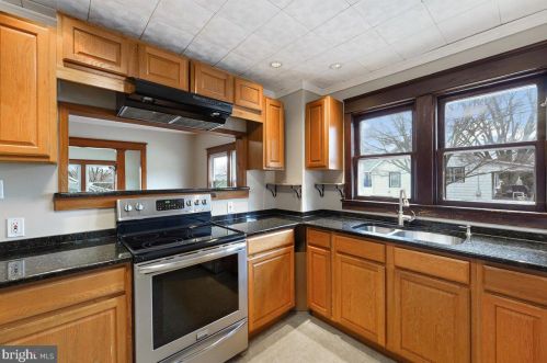 3728 Norwood Ave, Downingtown PA  19335-2048 exterior