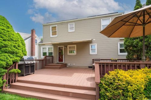 419 4th St, Elwood NY  11731-2932 exterior