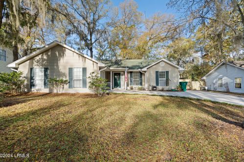 20 Marsh Dr, Beaufort, SC 29907-1324