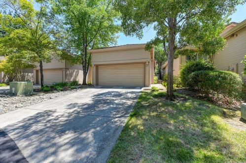 8212 Wild Tree Pl, Citrus Heights CA  95610-8805 exterior