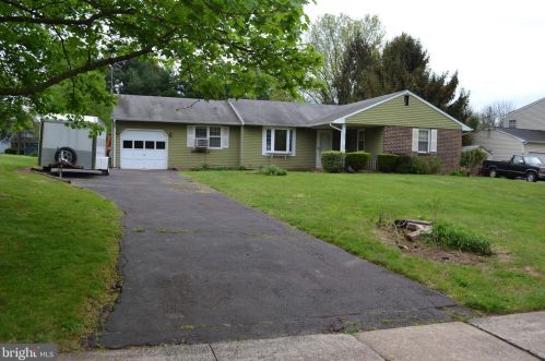 1527 Green Lane Rd, Lansdale, PA 19446-4859