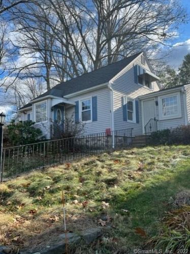 5 Crystal Ter, Waterbury, CT 06704-1918