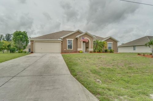 2126 15th Ter, Cape Coral, FL 33909-1761