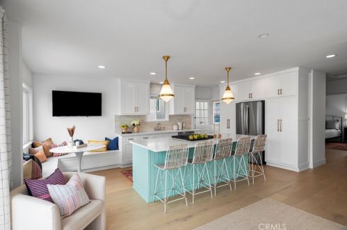 212 41st St, Manhattan Beach CA  90266-3141 exterior
