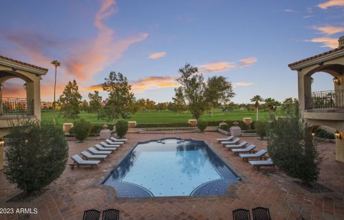 41 Biltmore Est, Phoenix AZ 85016-2819 exterior