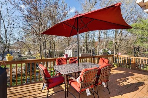 20 Stratford Rd, White Plains NY  10603-2827 exterior