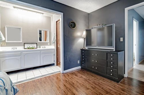 431 Delta Dr, Woodland CA 95695-5425 exterior