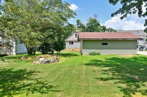 1045 6th St, Faribault MN  55021-4707 exterior