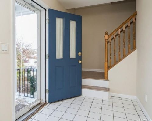53 Greenvale Cir, White Plains, NY 10607-1601