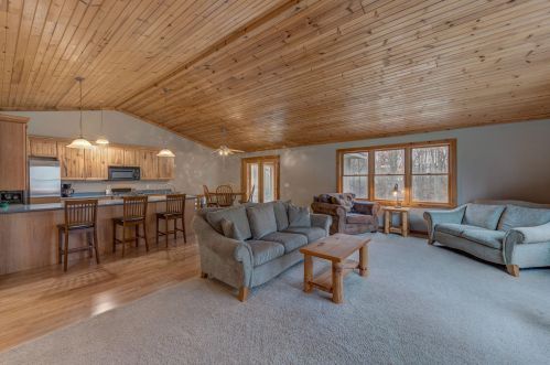 1589 89th St, New Johannesburg WI  54017-7156 exterior