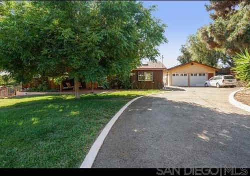 2438 Stockton Ln, Vista, CA 92084-1814