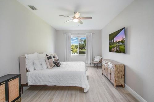 7579 Berkshire Pines Dr, Naples FL  34104-9445 exterior