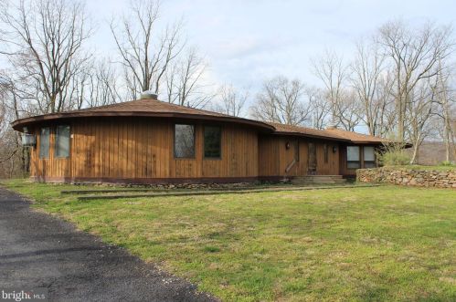 69 Eagle Trl, Charnita, PA 17320-8104