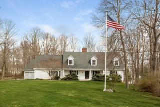 15 Lincoln Ln, Ridgefield, CT 06877-5911