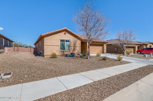 828 Placita Pozanco, Green Valley AZ  85614-3807 exterior