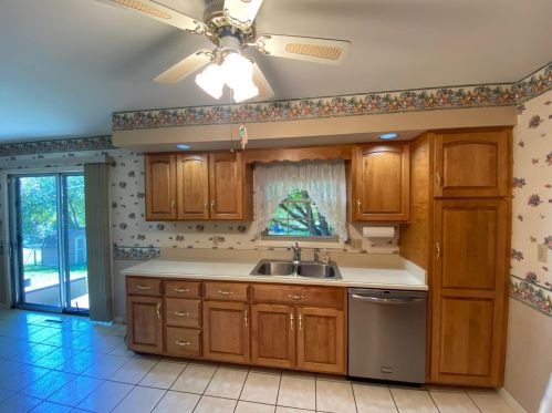 9540 Cleveland St, Crown Point, IN 46307-2020