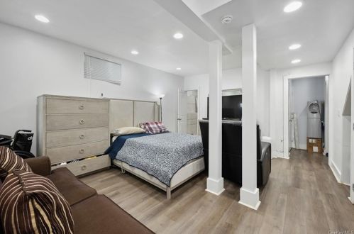 33 8th Ave, Mount Vernon NY  10550-1965 exterior