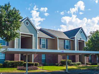 2200 Forest Ridge Dr, Bedford TX  76021-1806 exterior