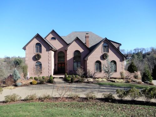 117 Lampliter Ln, Canonsburg, PA 15317-3613