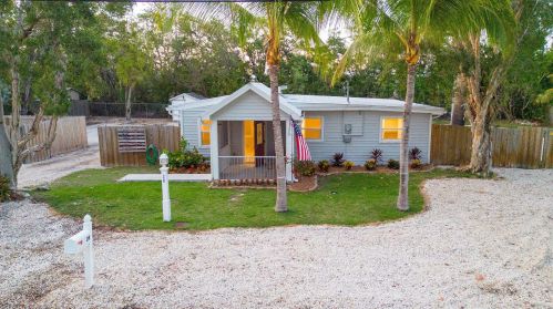 28 Tarpon Ave, Key Largo, FL 33037-2923