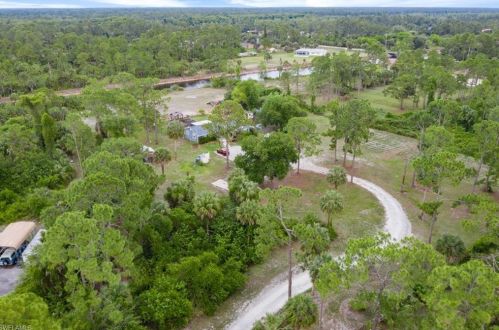 2210 20th Ave, Naples, FL 34120-3467