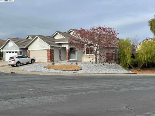 2 Harmony Ct, West Pittsburg, CA 94565-1790