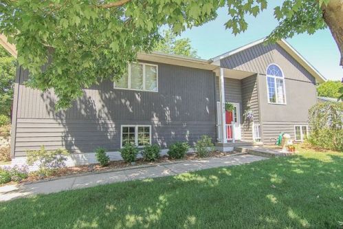 913 10th St, Richmond, IA 52247-9334