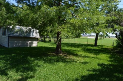 2511 Burnett Dr, Greenville TX  75402-7331 exterior