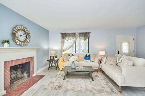 5212 Harco St, Long Beach, CA 90808-1852