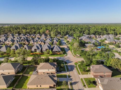 138 Meadow Grove Dr, Conroe TX  77384 exterior