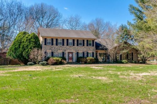 1809 Farmington Dr, Franklin, TN 37069-6439