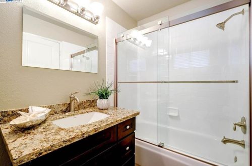 3530 Whitehall Ct, Pleasanton CA  94588-3507 exterior