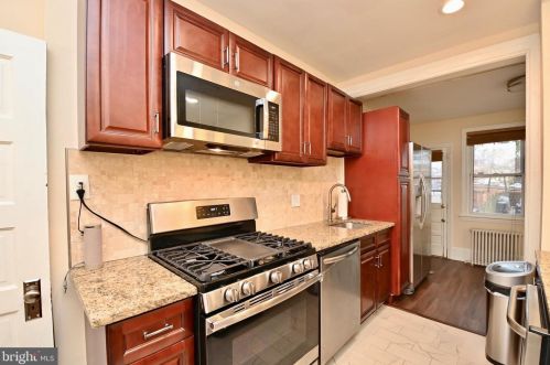 2015 Naylor Rd, Washington DC 20020-4515 exterior