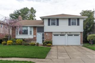 1887 Edward Ln, North Merrick, NY 11566-4920