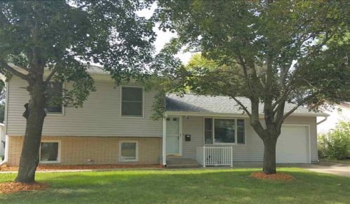1613 Wakonda Dr, Waterloo, IA 50703-1351