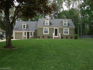14044 Delaware Dr, Cleveland, OH 44136-5236