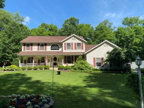 513 Rockview Dr, Springfield, OH 45504-3645