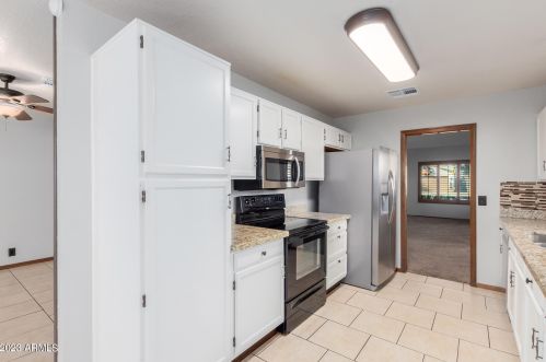 3917 Misty Willow Ln, Glendale AZ  85310-4031 exterior