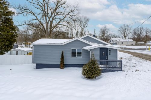 6955 London Groveport Rd, Darbydale, OH 43123-9632