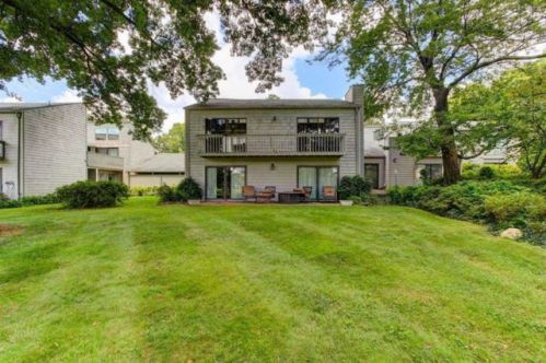 525 Lost Tree Ln, Knoxville, TN 37934-2513
