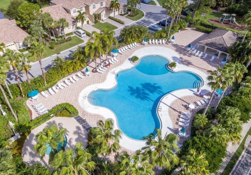 8113 Carnoustie Pl, Fort Pierce FL 34986-3316 exterior