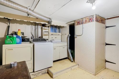 111 Highland Ave, Middletown NY  10940-4713 exterior