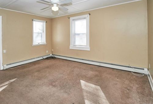 10 Royce Ave, Middletown NY  10940-4709 exterior