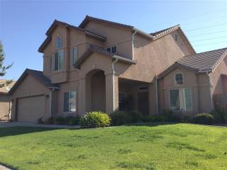 5524 Olinda Ave, Fresno, CA 93723-7649